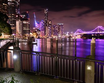 Windsor Cosy 2-Bedroom Unit in Quiet Neighborhood - Brisbane - Vista exterior