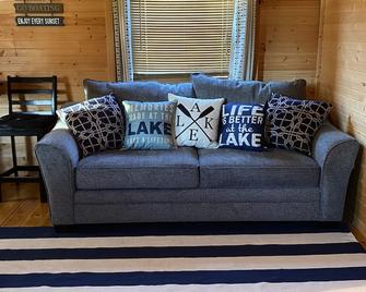 Cozy Cabin with private back yard, located 5 min away from Dale Hollow Lake - Albany - Sala de estar
