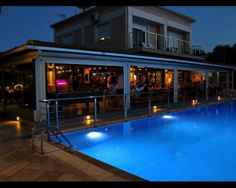 Kavos Fantasia Complex - Kavos - Piscina