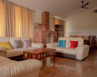 Vedaanvi Palace & Resort - Sānchi - Living room