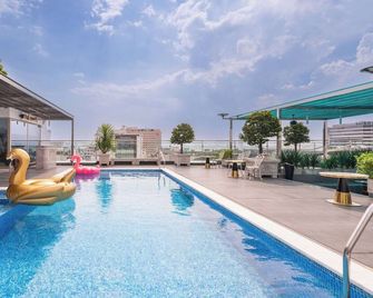 Le Saigon Grand Hotel - Ho Chi Minh City - Pool