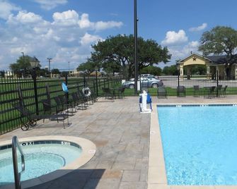 Hotel Texas Cuero - Cuero - Zwembad