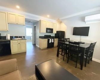 Watkins Glen 3-Bedroom Suites Unit 1 - Watkins Glen - Kitchen