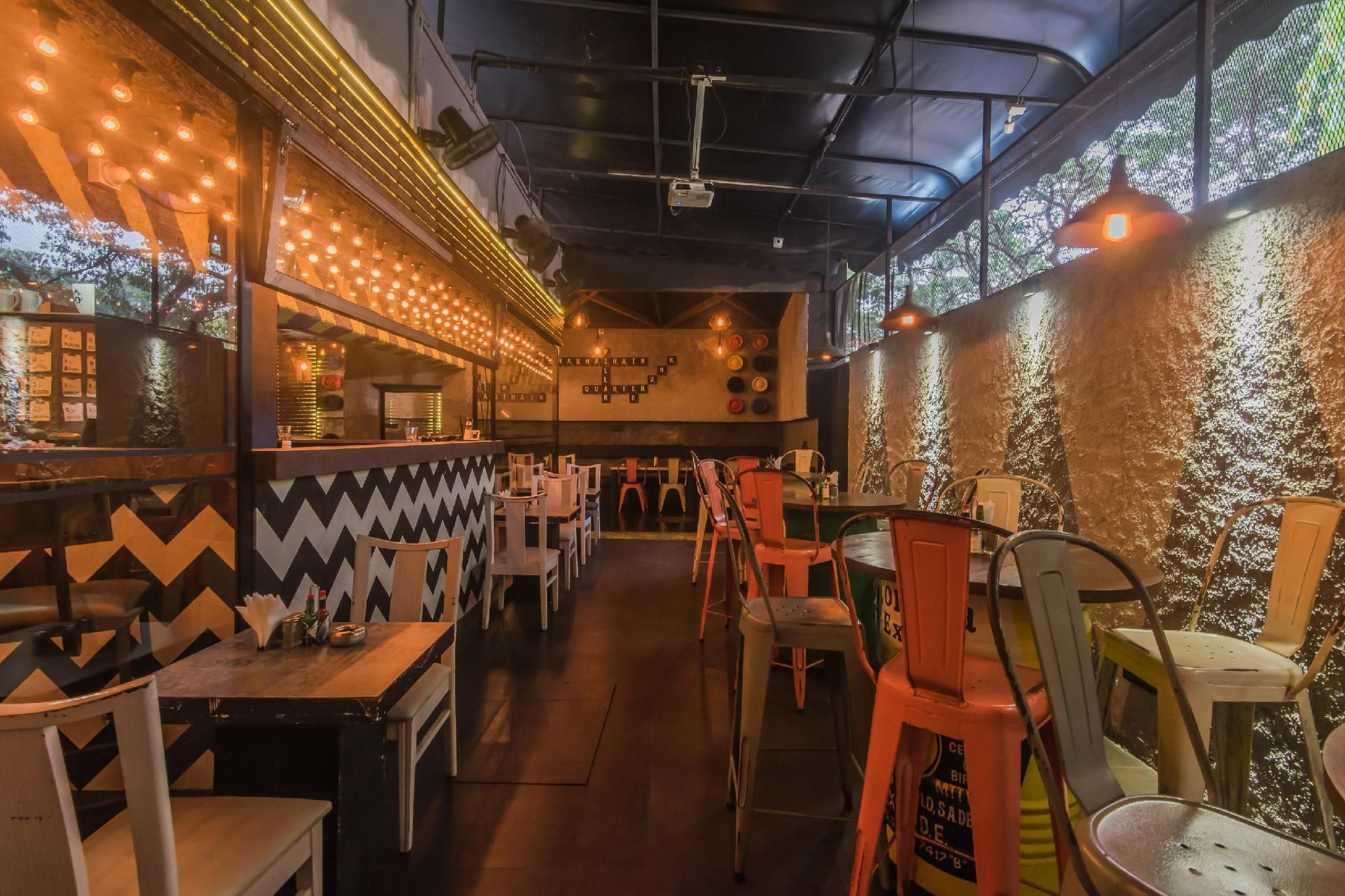 OYO Flagship 685 Hotel Jayshree Domestic Airport - Mumbai - Bar