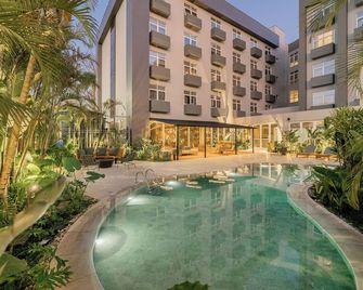 Intercity Porto Alegre Aeroporto - Porto Alegre - Pool