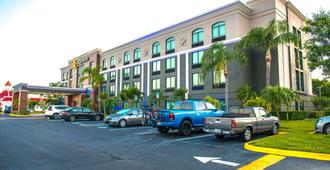 La Quinta Inn & Suites by Wyndham Clearwater South - Clearwater