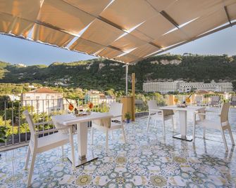 Hotel Leone - Sorrent - Balkon
