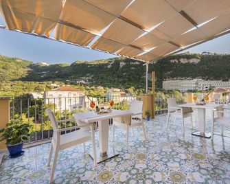 Hotel Leone - Sorrent - Balkon