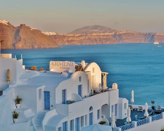 Armeni Village Rooms & Suites - Oia
