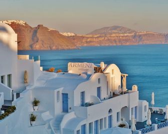 Armeni Village Rooms & Suites - Oia