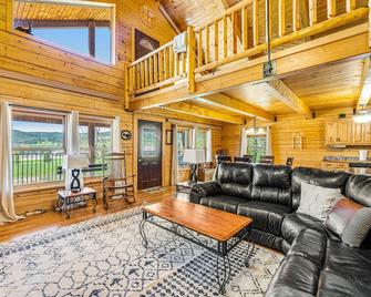 Waterwheel Retreat - Sturgis - Pokój dzienny