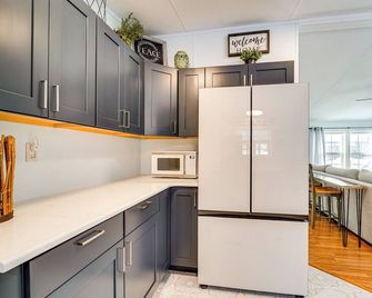 Half-Mi to Lakemont Park: Family-Friendly Home! - Altoona - Keuken