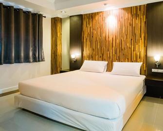 The Rich Hotel - Nakhon Ratchasima - Schlafzimmer