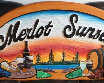 Merlot Sunset B&B - Newboro - Pool