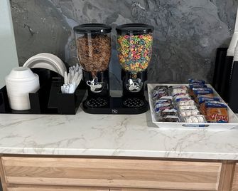 Tanglewood Motel - Frederick - Buffet