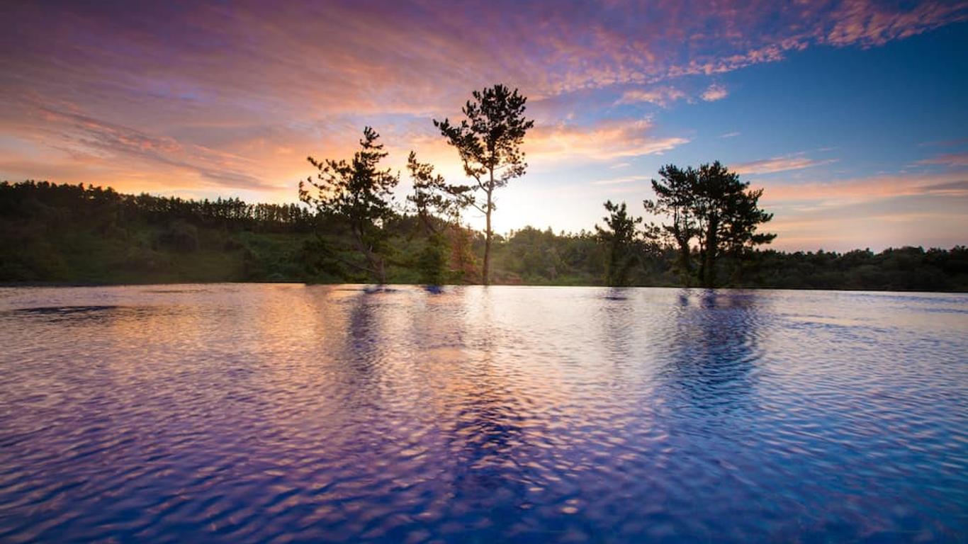 Hidden Cliff Hotel and Nature
