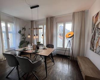 Liboria: Stylische Altstadtwohnung - Regensburg - Dining room
