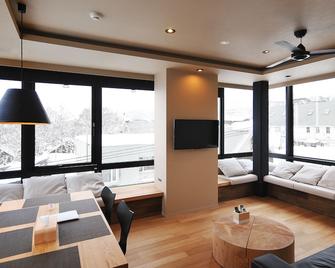 Matthew Suites - Niseko - Living room