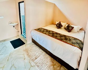 Hotal Avigat Kabir - Dewas - Bedroom