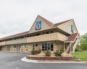 Motel 6 Overland Park - Overland Park - Edificio