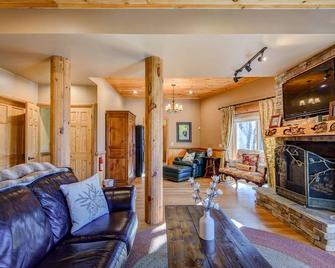 Carolina Elk Lodge - Banner Elk - Living room