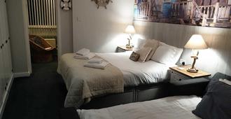 watersedge guest house - New Milton - Bedroom