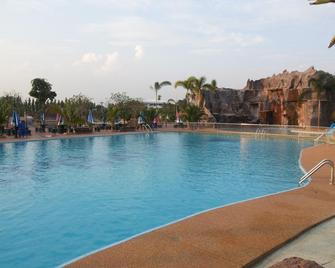 Thepsatit View Resort - Bamnet Narong - Pool