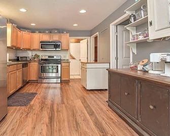 Dogs Love This Lakefront Cozy Cottage - Talladega - Küche