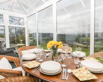 Ty Twmp Tump Cottage - Brecon - Salle à manger