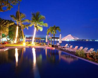 1BD beachfront condo in luxury resort, steps from everything - Cabarete - Basen