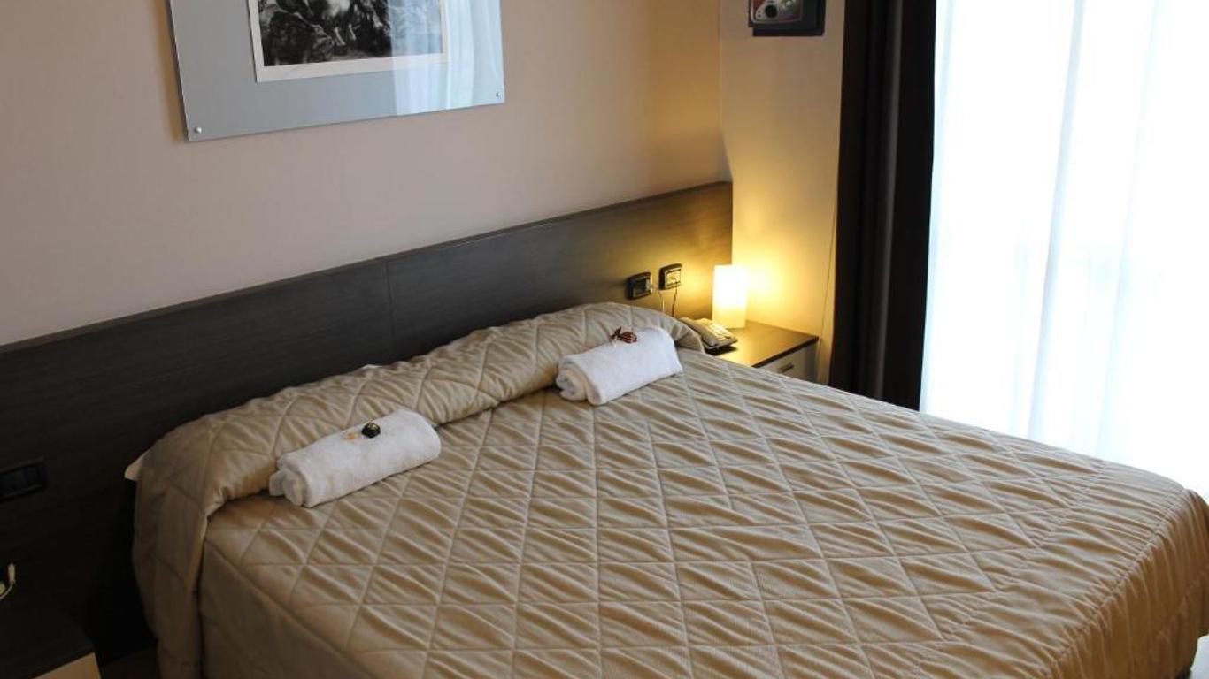 EQ Hotel