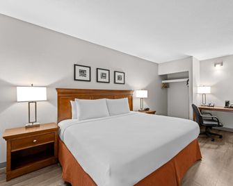 Travelodge Suites by Wyndham Regina / Eastgate Bay - Regina - Quarto