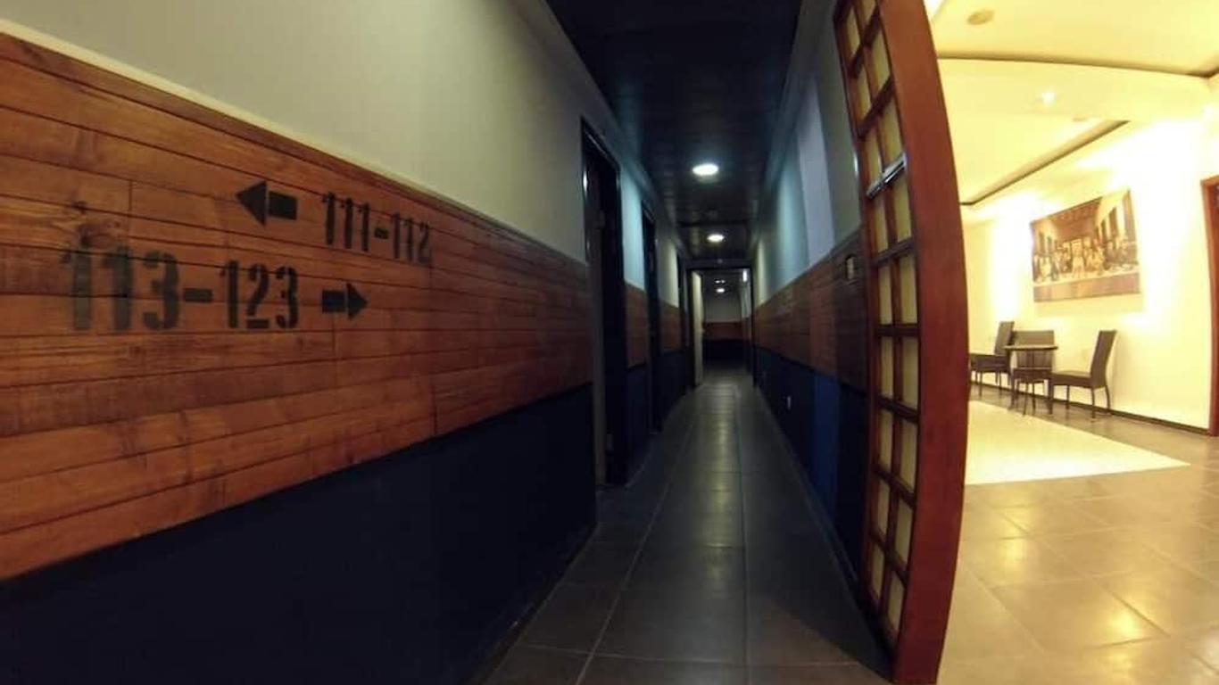 ティベリア ホステル