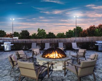 لا كينتا إن آند سويتس باي ويندام تشاتانوغا هاميلتون بليس - تشاتانوغا - شرفة مرصوفة