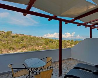Mikro Nisi Studios - Agios Nikolaos - Balcón
