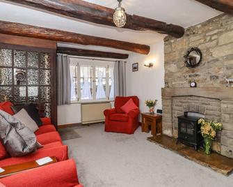 2 The Square - Skipton - Living room