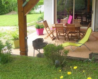 Ayse: Cottage with garden 'La Casetta' between Chamonix Geneve Annecy - Bonneville - Patio