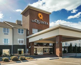 La Quinta Inn & Suites by Wyndham Chattanooga North - Hixson - שאטאנוגה - בניין