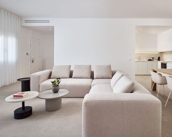 Lilium Homes - Karterados