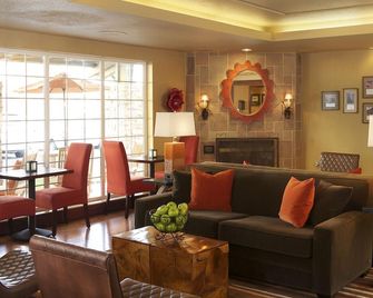 Larkspur Landing Roseville - An All-Suite Hotel - Roseville - Oleskelutila