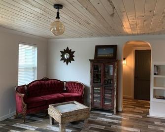 Valentine's Northern New Mexico Mountain Ranch on Colorado Border retreat - Raton - Obývací pokoj