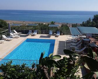 Hotel Schönberg - Kizilot - Piscina