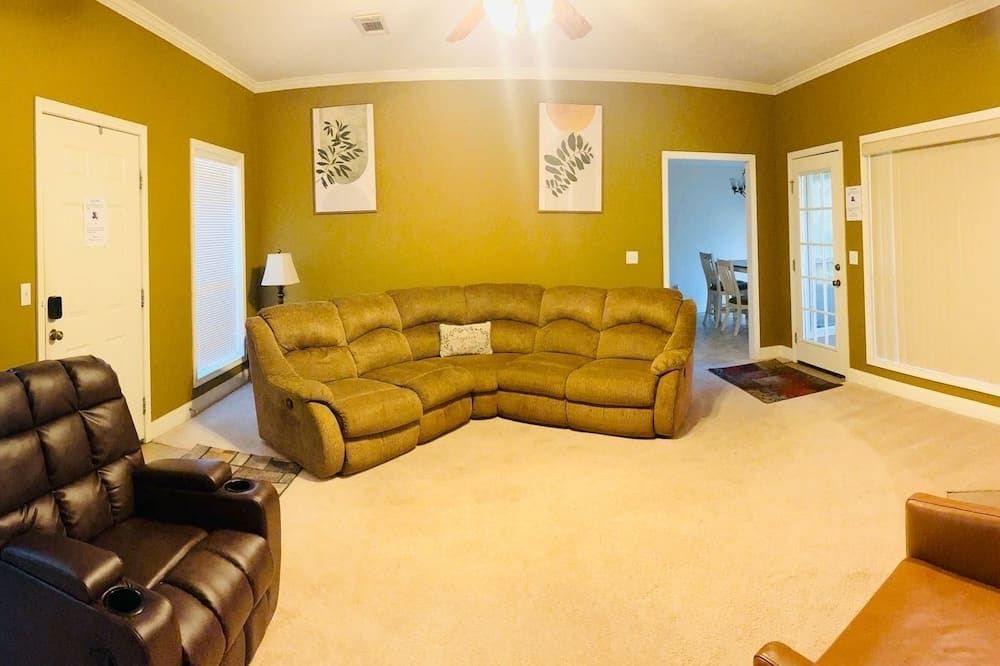 Cozy home just outside of Byram, MS