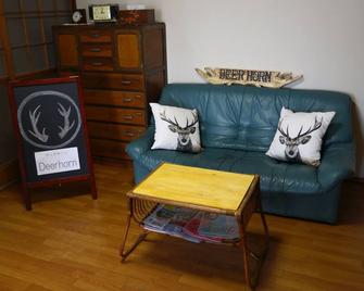 Deerhorn - Hostel - Hokuto - Wohnzimmer