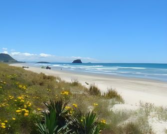 Blue Wave Motel - Mount Maunganui - Beach