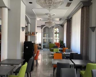 Gästehaus Kral - ארלנגן - מסעדה