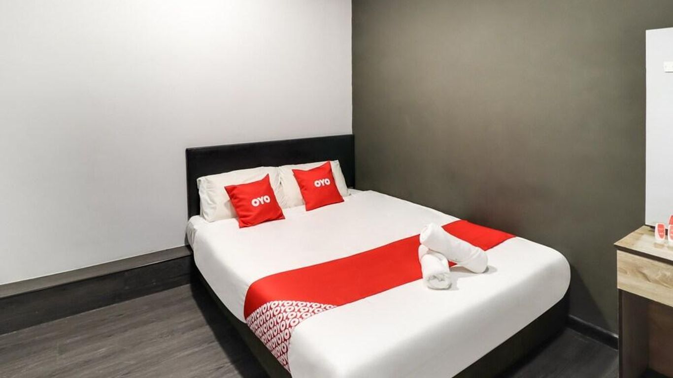 OYO 89381 Moonnight Hotel