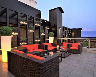 Yogi Executive, Navi Mumbai - נבי מומבאי - פטיו