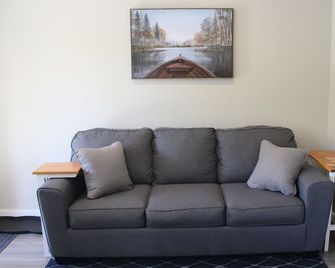 Mountainside Cabin along The Cabot Trail #1 - Cape North - Living room