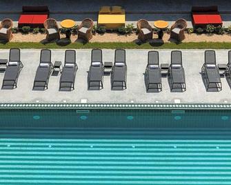 Esquisse Design Hotel - Telavi - Piscina